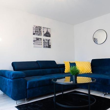 Stylish House With Private Parking Villa กลาสโกว์ ภายนอก รูปภาพ